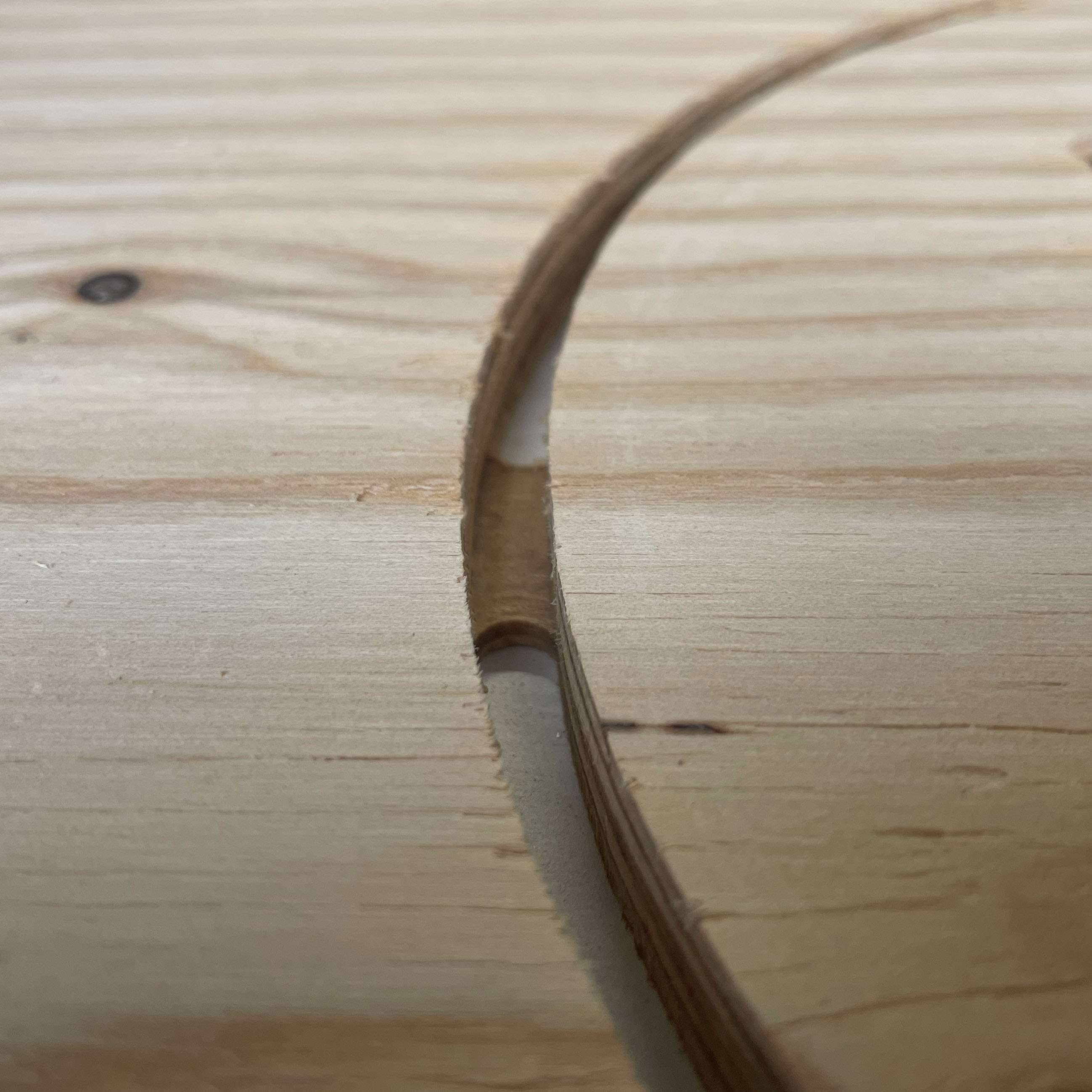タブカット加工（パーツを板につなぎ止める加工）